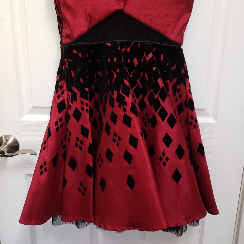 DC Comics Hot Topic Red Black Harley Quinn Formal Prom Party Dress Cospl… - Picture 7 of 9